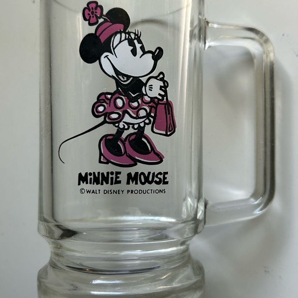 Vintage 1970 Minnie Mouse glass root beer mug 5.5 in.